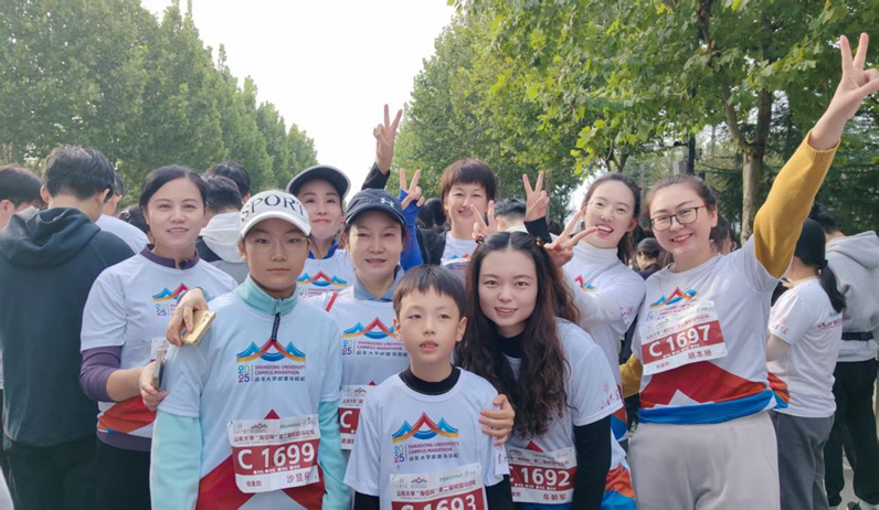 山大華天參加山東大學“海信杯”第二屆校園馬拉松歡樂跑風采